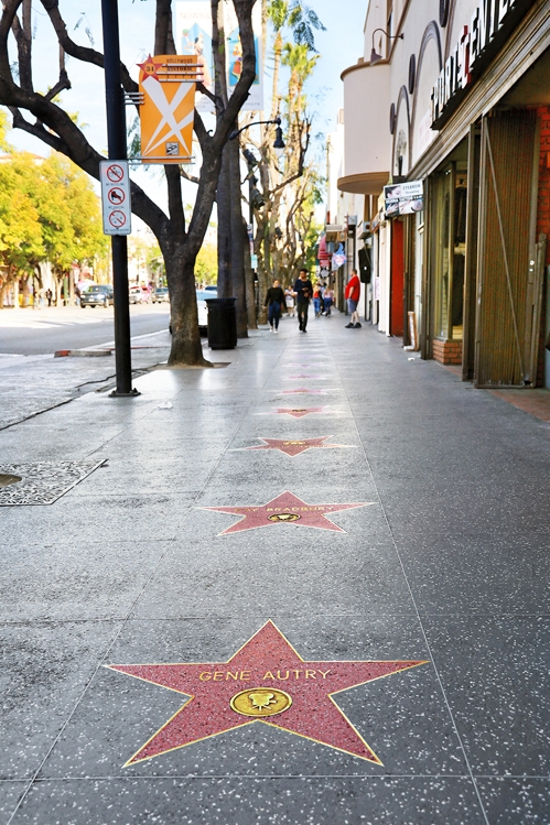 할리우드대로 '명예의 거리'에는 지금까지 2천500명이 이름을 새겼다. [사진/한미희 기자]