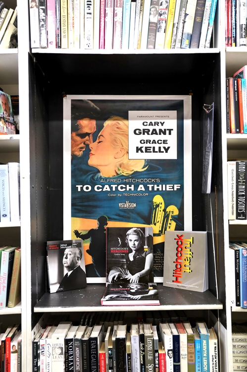 래리 에드먼즈 북숍에 히치콕 코너가 따로 마련돼 있다. [사진/한미희 기자]