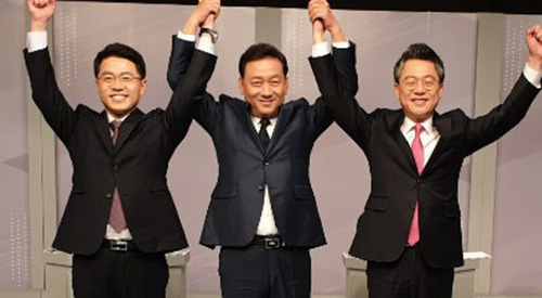 손잡은 원주갑 후보들[연합뉴스 자료사진]