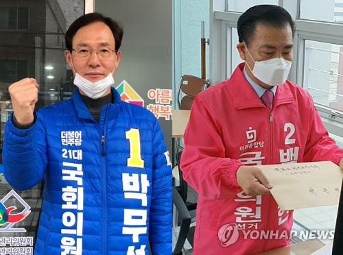 부산 금정 출마한 민주당 박무성 후보(왼쪽), 통합당 백종헌 후보[후보자 제공.재판매 및 DB 금지]