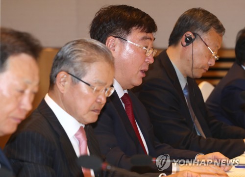 기조연설 하는 싱하이밍 대사(서울=연합뉴스) 정하종 기자 = 싱하이밍 주한 중국대사가 28일 오전 서울 전경련회관 콘퍼런스센터에서 열린 '주한 중국대사 초청 기업인 조찬간담회'에서 기조연설을 하고 있다. 2020.4.28