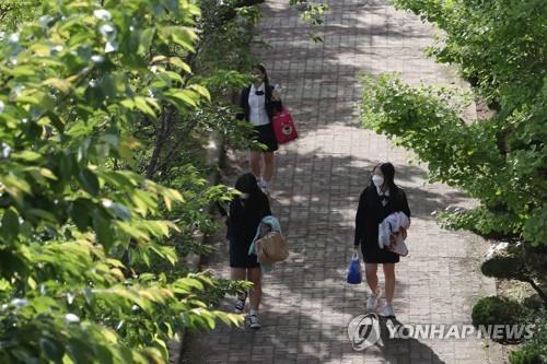 고3 등교[연합뉴스 자료사진]