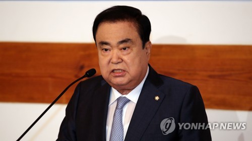 문희상 국회의장 퇴임 기자간담회(서울=연합뉴스) 김인철 기자 = 문희상 국회의장이 21일 오전 국회 사랑재에서 열린 퇴임 기자간담회에서 인사말을 하고 있다. 2020.5.21 yatoya@yna.co.kr