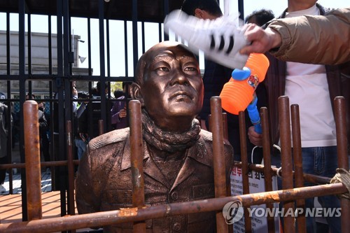 5·18 유족 '한 맺힌 마음'[연합뉴스 자료사진]