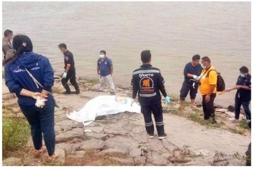 라오스 도피 생활 중 납치된 후 시신으로 발견된 태국 반정부 인사2018년 12월 말 메콩강 강가에서 발견된 사체. 태국 반정부인사 측근으로 신원이 확인됐다
[방콕포스트 캡처. 재판매 및 DB 금지]