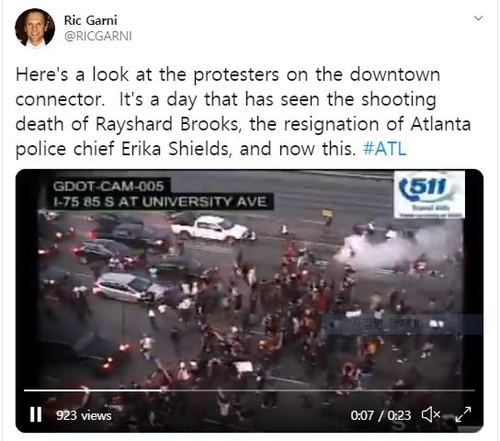 애틀랜타 인근 고속도로를 점거한 사위대[트위터 사용자 계정 캡처·재판매 및 DB 금지]