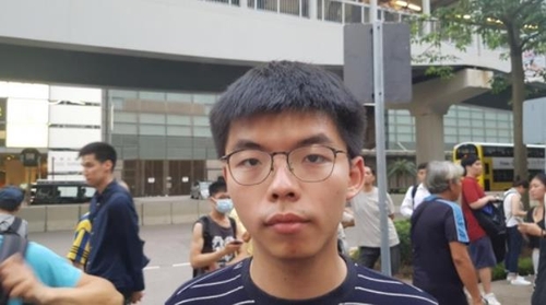 홍콩 도심 집회 현장에서 만난 '우산 혁명' 주역 조슈아 웡(홍콩=연합뉴스) 안승섭 특파원