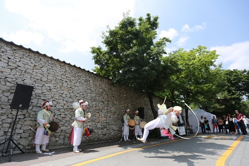 서울 거리의 국악 공연[서울시 제공. 재판매 및 DB 금지]