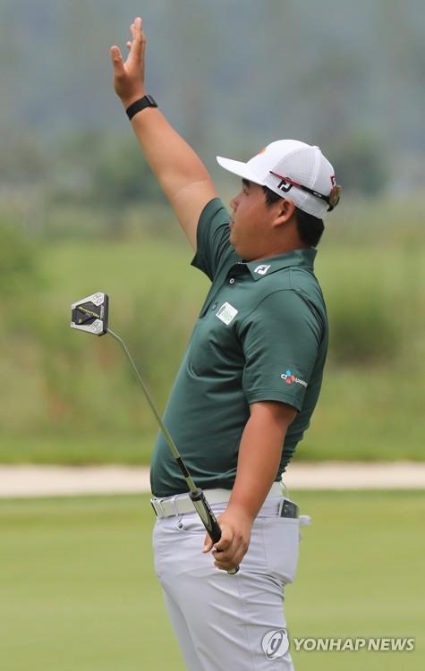 김주형의 버디 세리머니.[창원=연합뉴스]