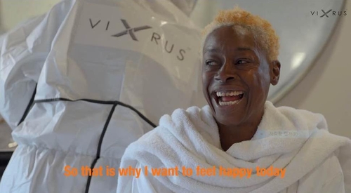 달라진 모습에 기뻐하는 LA 노숙자 언티 그린[유튜브 동영상 캡처·재판매 및 DB 금지]