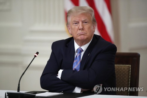 지난 7일(현지시간) 학교 수업 재개 토론회에 참석한 트럼프 대통령[AP=연합뉴스]