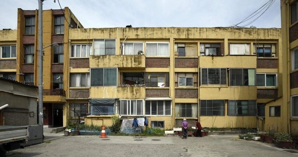 1980년 들불야학 강학 장소로 쓰였던 광주광역시 서구 광천시민아파트. 재개발 구역으로 포함되면서 철거를 앞두고 있다. <한겨레> 자료사진