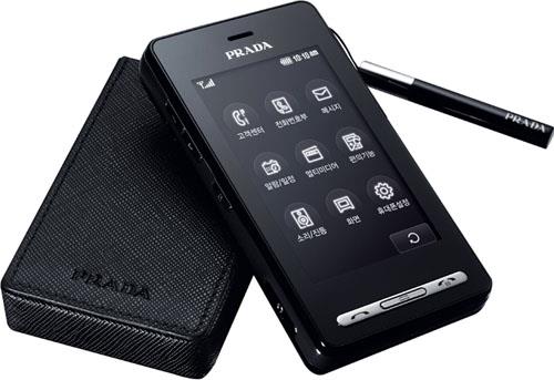 ‘명품 휴대폰’의 탄생 LG ‘프라다폰’.