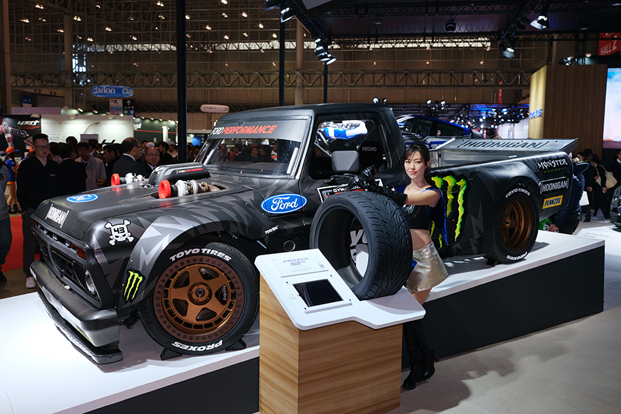 2019 도쿄 오토살롱에서 후니트럭이 전시되었다.