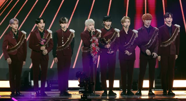 미국 팝컬럼니스트 제프 벤저민은 최근 주목하는 K팝 그룹으로 에이티즈(사진)와 스트레이키즈, (여자)아이들 등을 꼽았다. 연합뉴스