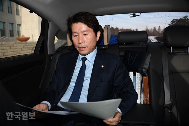 이인영 원내대표는 "패스트트랙 법안 통과를 위한 도상훈련만 몇 번을 거듭했는지 모른다"며 "모든 변수를 통제해야 한다는 점이 만만치 않았다"고 했다. 오대근 기자