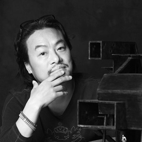 ’콘크리트 마술사’로 불리며 콘크리트를 활용한 건축 세계를 구축해온 곽희수 이뎀건축사사무소 소장.  이뎀건축사사무소 제공