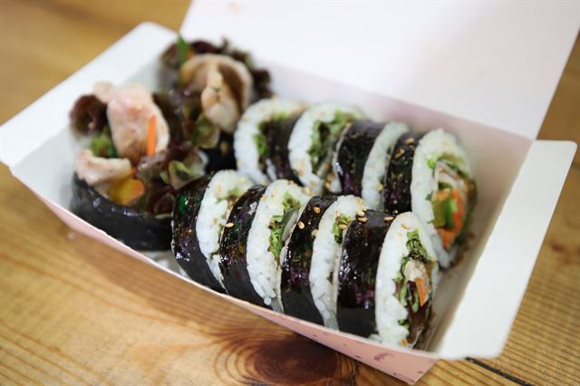 울산큰애기야시장의 명물 삼겹살김밥.