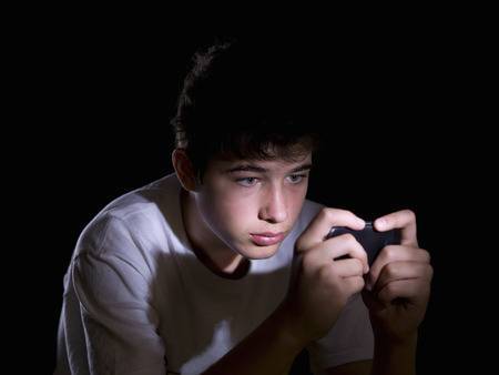 [사진설명=게임이용장애를 질병으로 분류하는 것에 대해 의료계와 게임업계의 의견차가 좁혀지지 않고 있다. 123RF 제공]