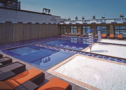 서울드래곤시티 루프탑 수영장 전경