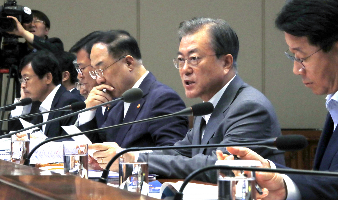 문재인 대통령이 지난 9일 오후 청와대에서 열린 공정경제 성과보고 회의에서 발언하고 있다. [연합]