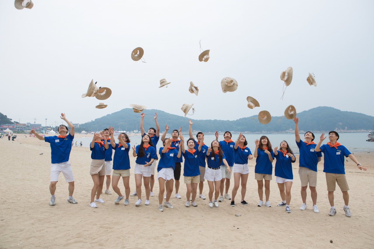 지난해 바다사랑 캠페인에 참가했던 자원봉사자들의 모습.