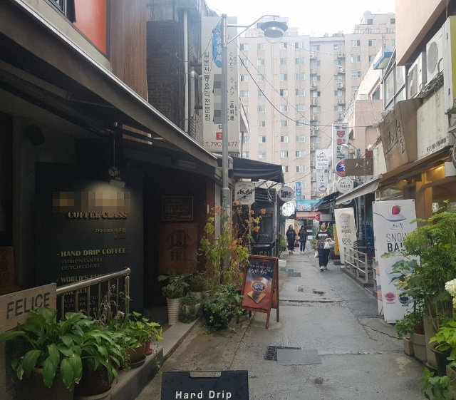 지난 25일 방문한 서울 용산구 동부이촌동 재팬타운 골목. 최근 거세진 반일감정으로 일본 제품 불매운동이 커지면서 이곳을 찾는 사람들도 줄었다. 정세희 기자/say@heraldcorp.com