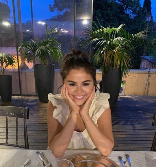 셀레나 고메즈 인스타