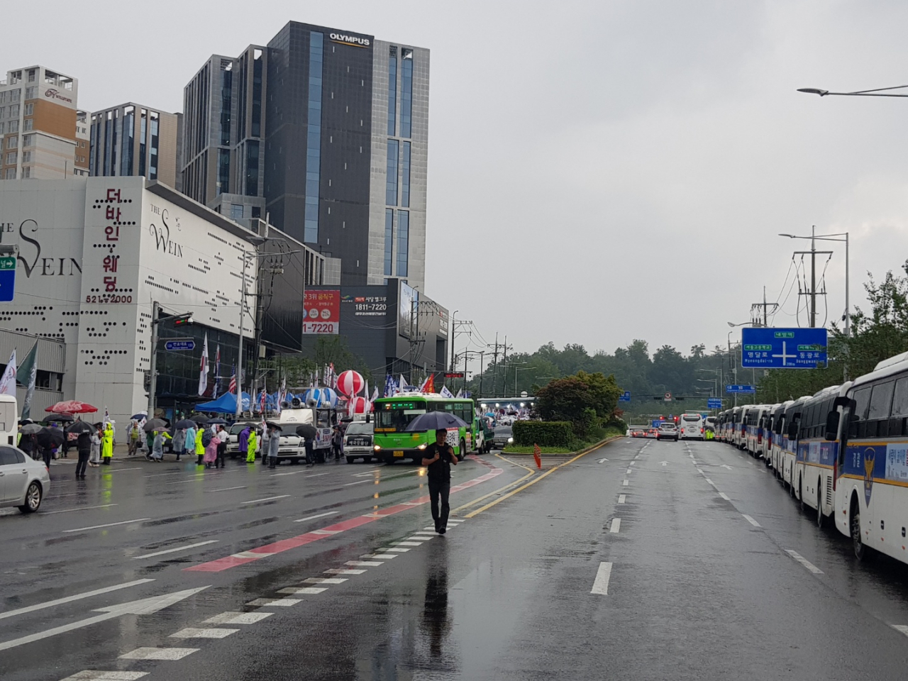 대법원 앞 시위대 모습[이민경 기자/think@heraldcorp.com]