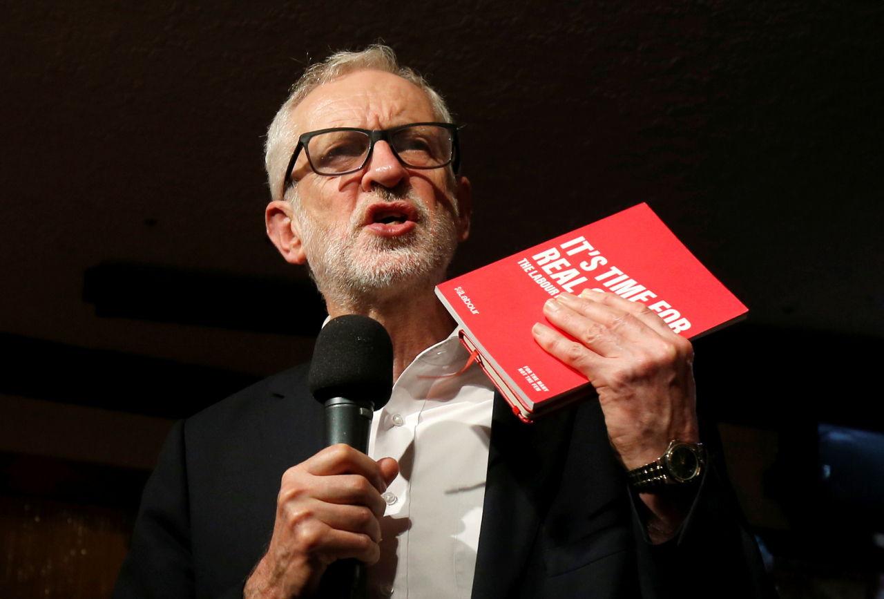 10일(현지시간) 선거 유세 중 연설을 하고 있는 제러미 코빈 노동당 대표 [로이터]