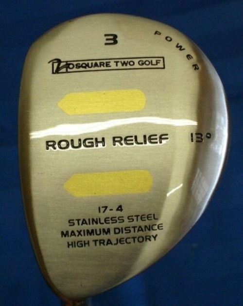 잔디에서 빠져나오기 쉽도록 솔에 홈을 판 부분.