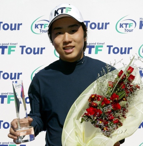 2004년 2부 KTF투어의 제9회 대회 우승자 배상문. [사진=KPGA]