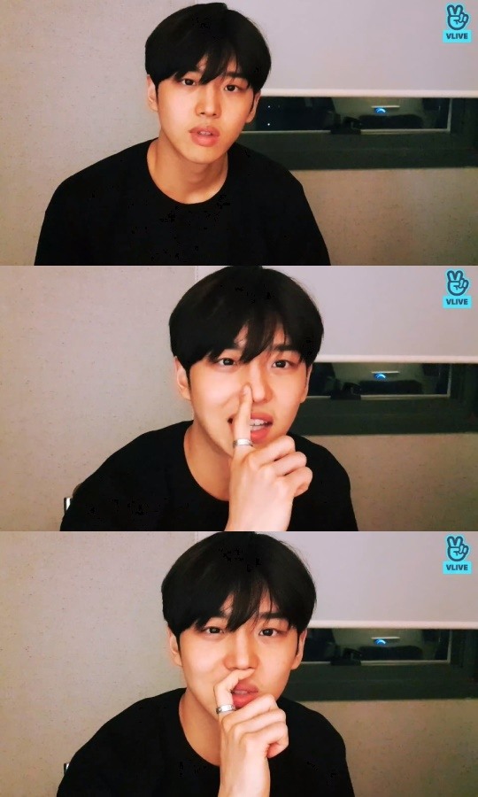 홍석 브이라이브 영상 캡처