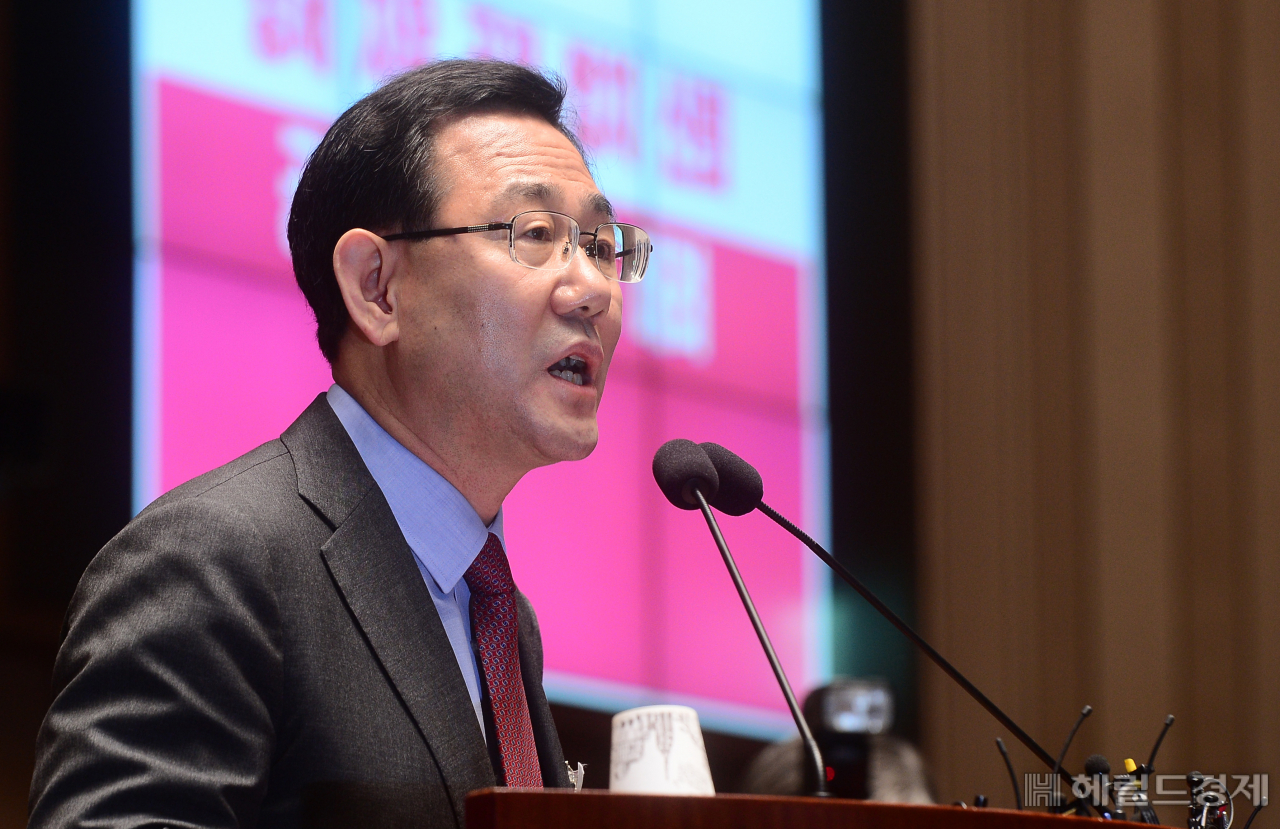 [헤럴드경제=이상섭 기자] 주호영 미래통합당 원내대표가 8일 오전 서울 여의도 국회에서 열린 의원총회에 참석해 현안과 관련한 발언을 하고 있다. babtong@heraldcorp.com