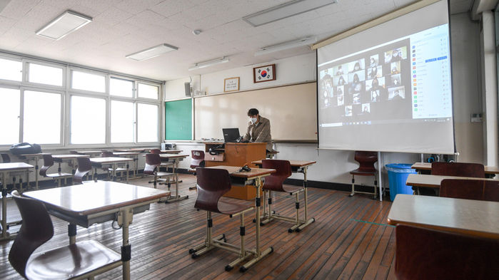 온라인 개학 수 수업 중인 서울여자고등학교