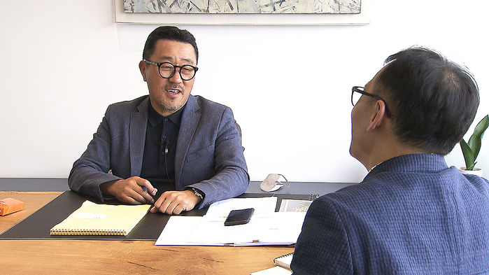 영화 승리호 투자배급사 메리크리스마스의 유정훈 대표는 "처음부터 글로벌 시장을 겨냥했다"고 말했다.