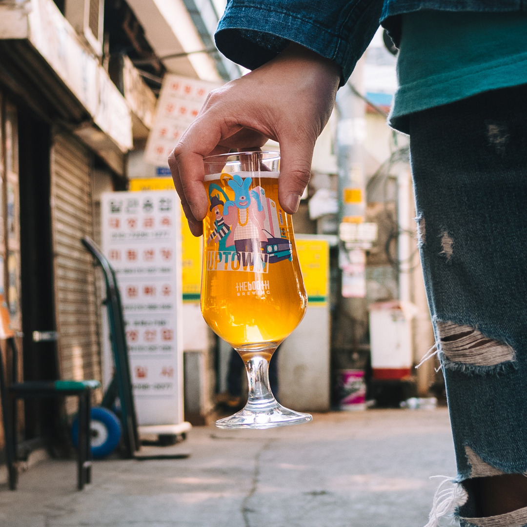 ‘윗동네 윗비어’ 더부스 제공© 뉴스1