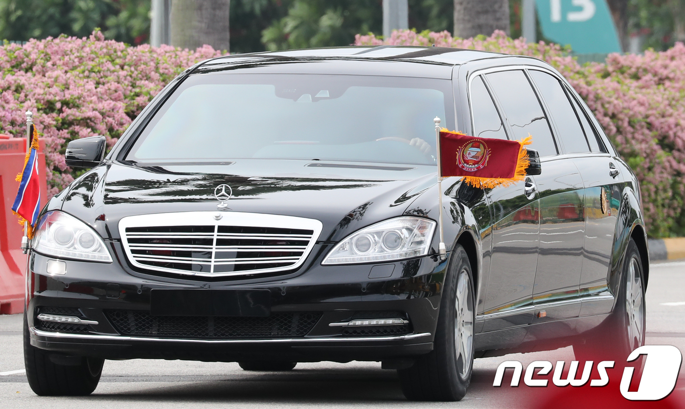 김정은 북한 국무위원장의 전용차인 메르세데스 벤츠 마이바흐 리무진. 2018.6.10/뉴스1 © News1 허경 기자