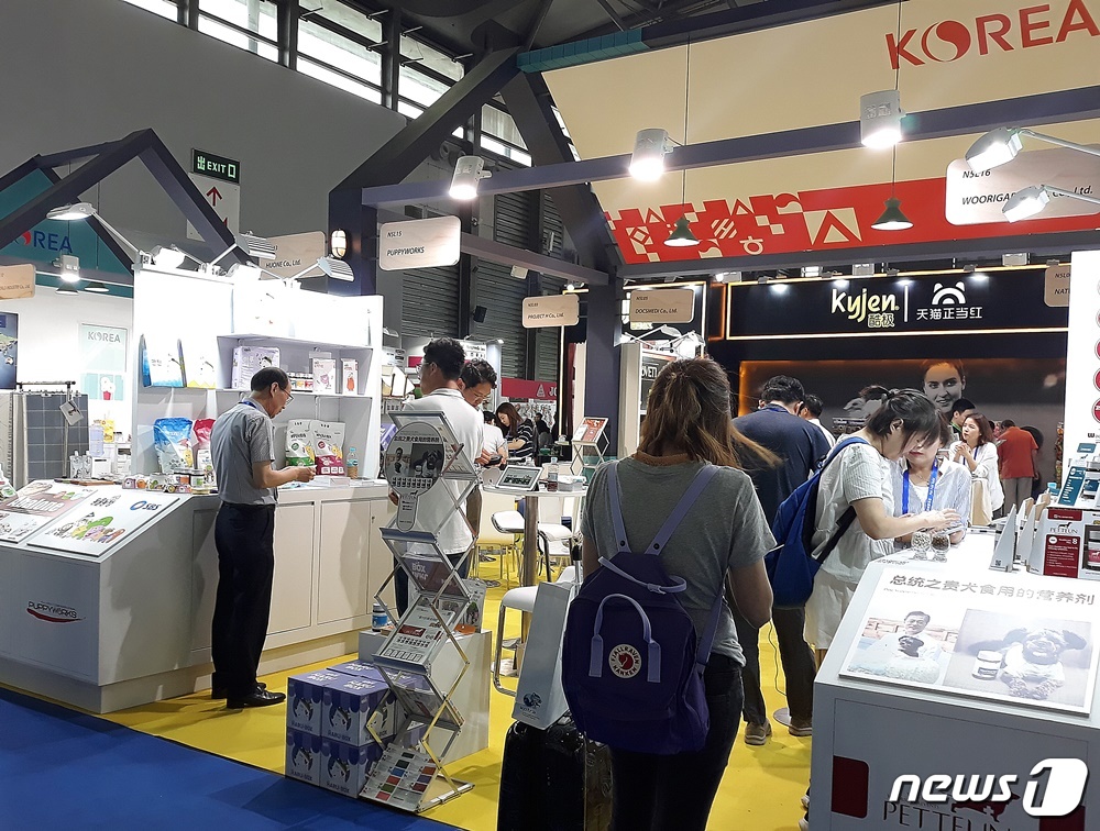 지난 8월21일~25일까지 중국 상하이에서 열린 '펫페어 아시아 2019'에 참가한 반려동물 업체들. © 뉴스1 최서윤 기자
