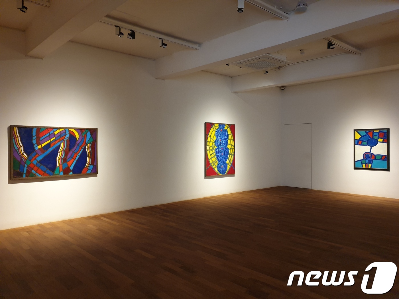 하인두 작가의 작품들.© 뉴스1 이기림 기자