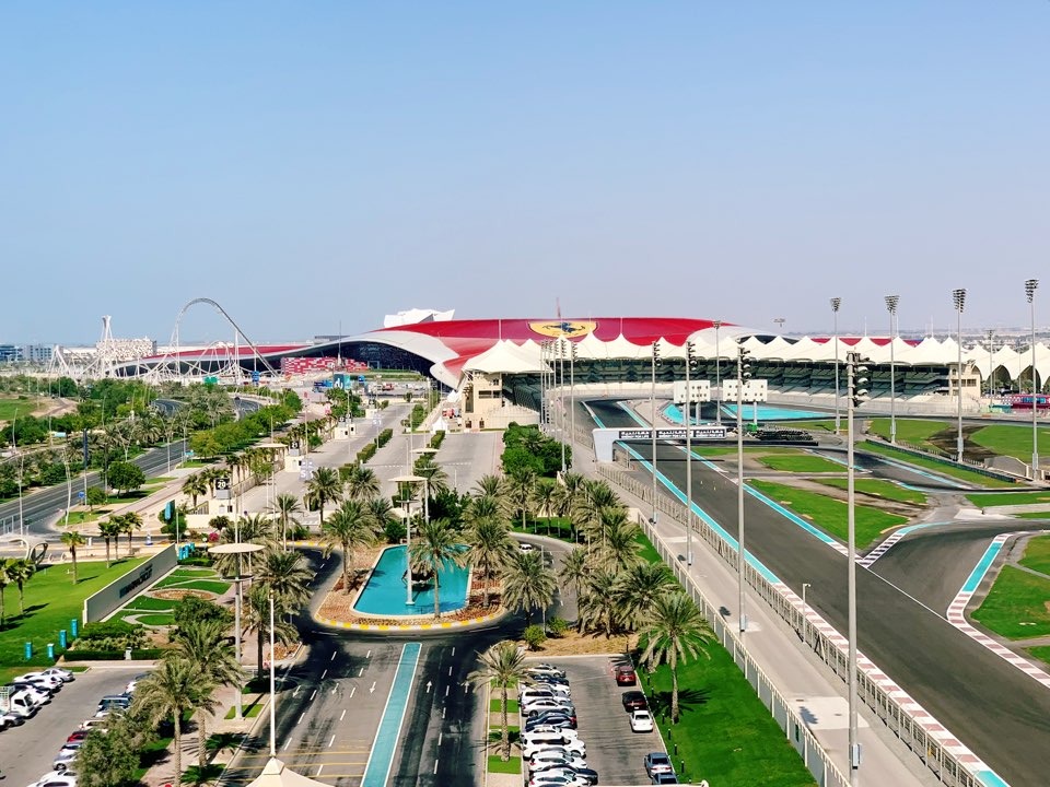 야스 마리나 서킷에서 바라본 페라리월드© 뉴스1