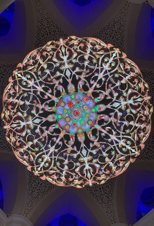 2톤에 달하는 스와로브스키 크리스털로 장식된 샹들리에© 뉴스1