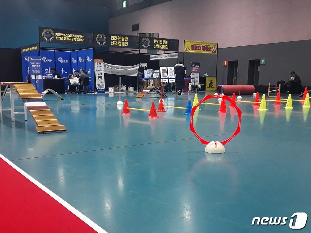 블랙프라이데이 서울펫쇼는 국내외 200여개사 400부스가 참여했으며 행사는 22일까지 열린다. © 뉴스1 최서윤 기자