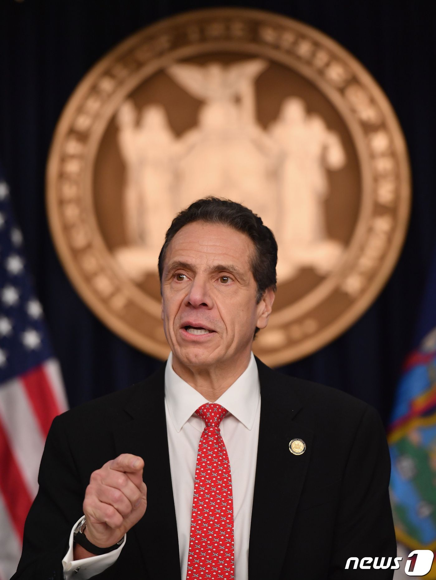 앤드루 쿠오모 뉴욕 주지사가 2일 (현지시간) 뉴욕 맨해튼에서 코로나 19 감염증 첫 확진자 발생 관련 기자회견을 하고 있다. © AFP=뉴스1 © News1 우동명 기자