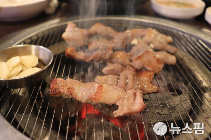 [제천=뉴스핌] 송유미 기자 = 착한갈비 생삼겹살. 2019.01.23. yoomis@newspim.com