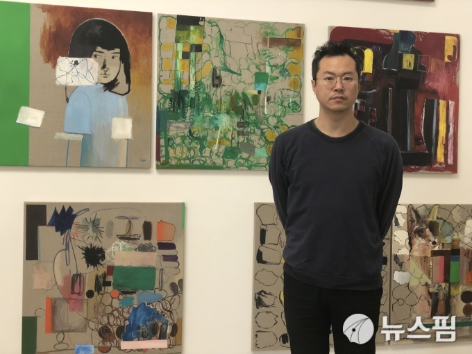 [서울=뉴스핌] 이현경 기자=PKM갤러리에서 만난 백현진 작가 2019.02.14 89hklee@newspim.com