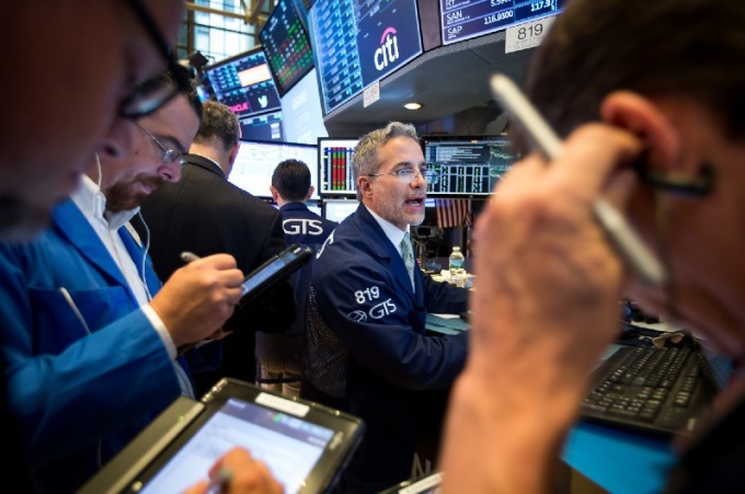 뉴욕증권거래소의 트레이더들 [사진=블룸버그]