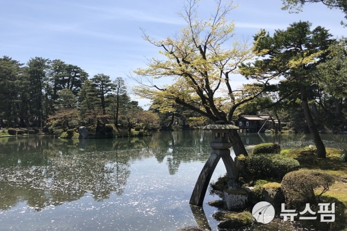 [가나자와(일본)=뉴스핌] 장주연 기자 = 겐로쿠엔의 가스미가이케 2019.04.18