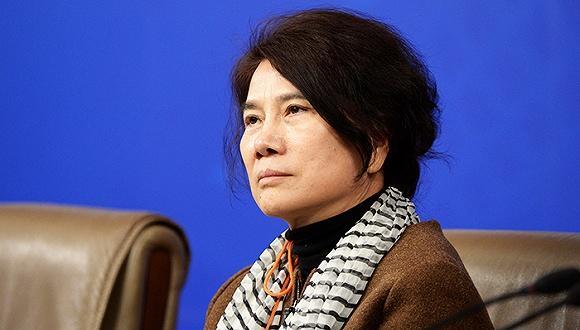 '철의 여인'이라 불리는 둥밍주 거리 회장 [사진=바이두]
