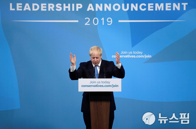 영국 보수당 대표 당선 연설 중인 보리스 존슨 [사진=로이터 뉴스핌]